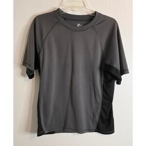 Kanu Surf Men's Gray Short Sleeve Lightweight Swim T Shirt Size S RN#99291